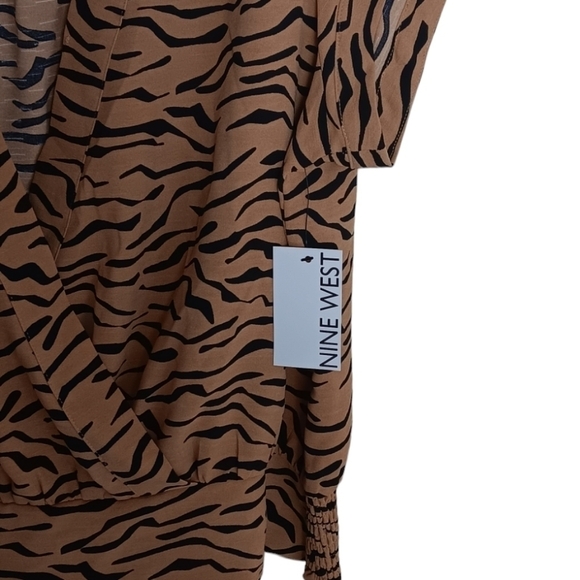 Nine West Women's Black And Brown Zebra Short Sleeve V-Neck Blouse Size … - Picture 4 of 6